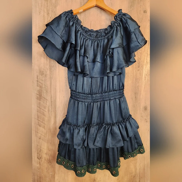 MISA Los Angeles Jules Mini Dress Off Shoulder Satin in Emerald Size XS Women's - Picture 6 of 13